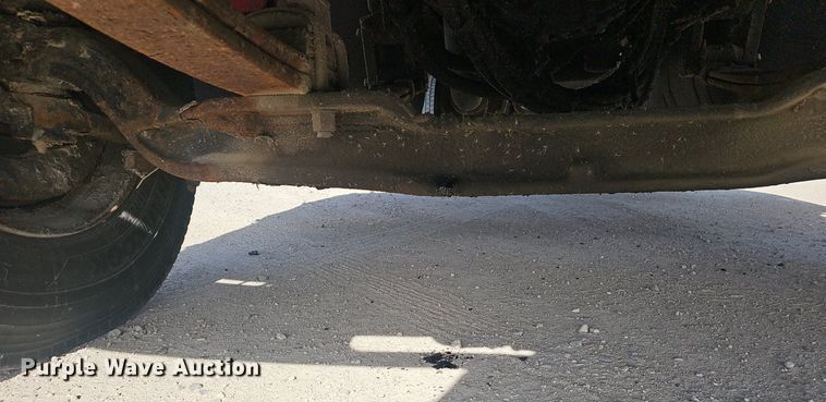 image for item EJ6045 2009 Peterbilt  335 box truck