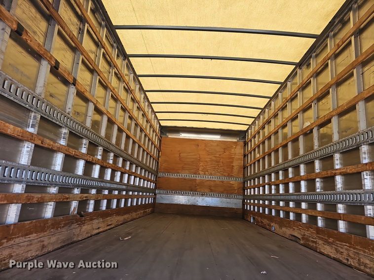 image for item EJ6045 2009 Peterbilt  335 box truck