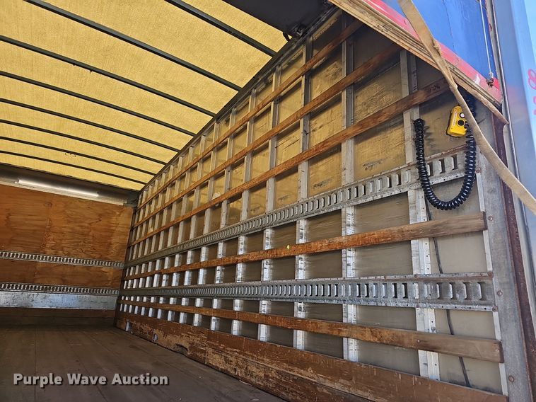 image for item EJ6045 2009 Peterbilt  335 box truck