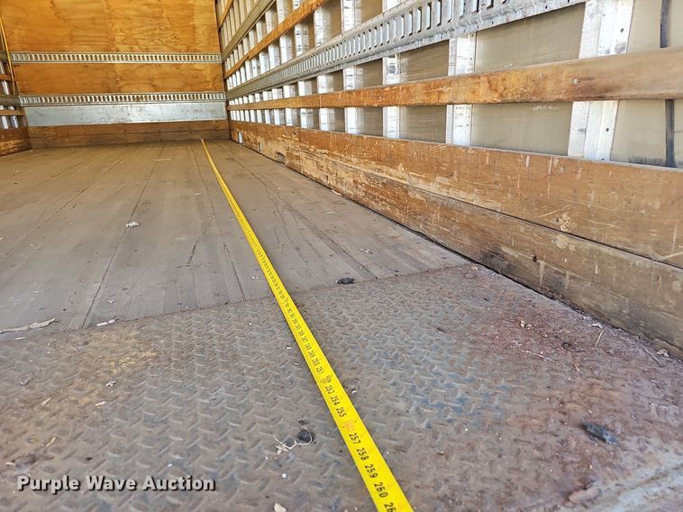 image for item EJ6045 2009 Peterbilt  335 box truck