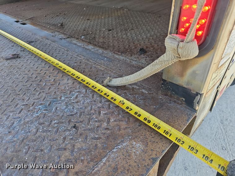 image for item EJ6045 2009 Peterbilt  335 box truck