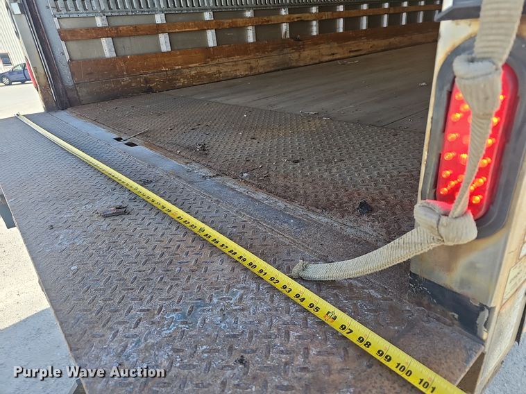 image for item EJ6045 2009 Peterbilt  335 box truck