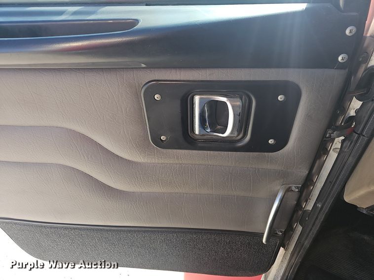 image for item EJ6045 2009 Peterbilt  335 box truck