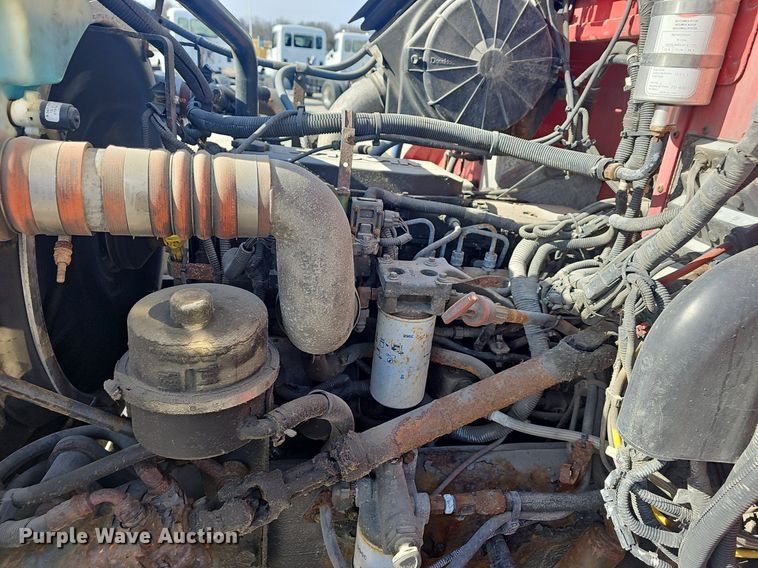 image for item EJ6045 2009 Peterbilt  335 box truck