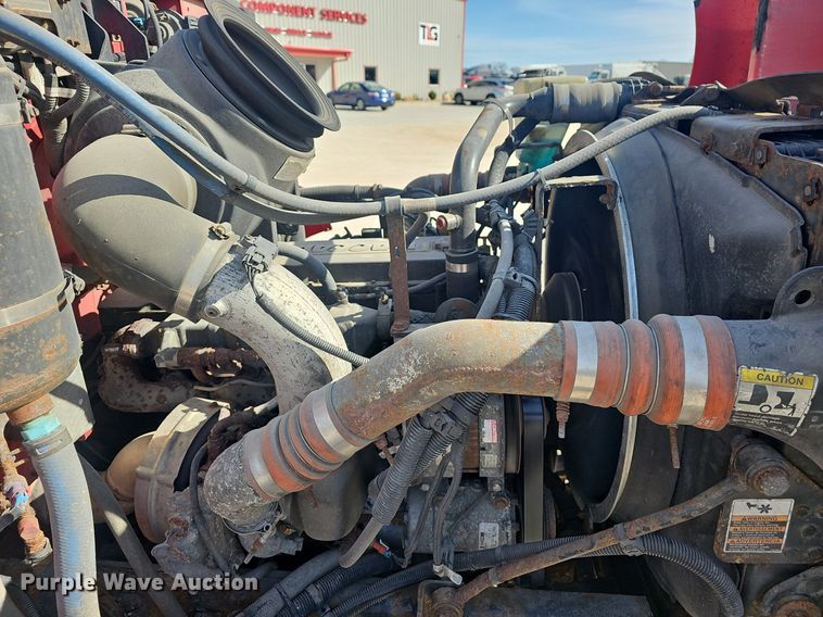 image for item EJ6045 2009 Peterbilt  335 box truck