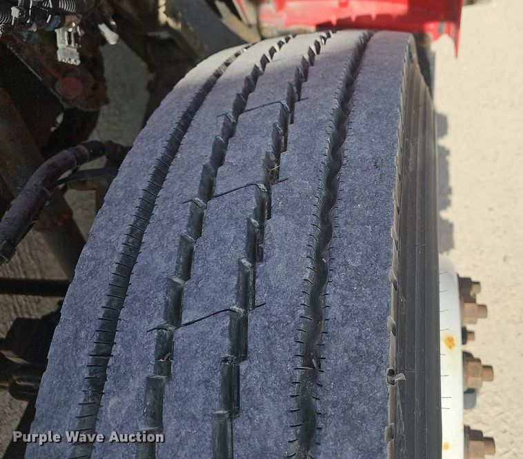 image for item EJ6045 2009 Peterbilt  335 box truck