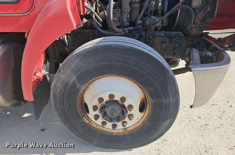 image for item EJ6045 2009 Peterbilt  335 box truck