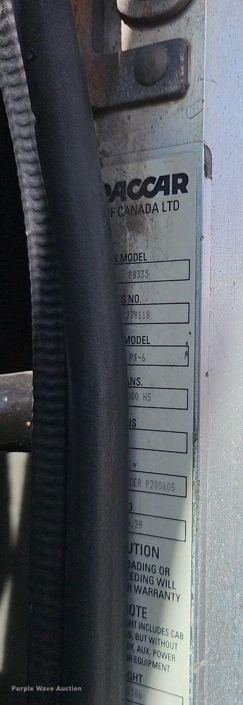 image for item EJ6045 2009 Peterbilt  335 box truck