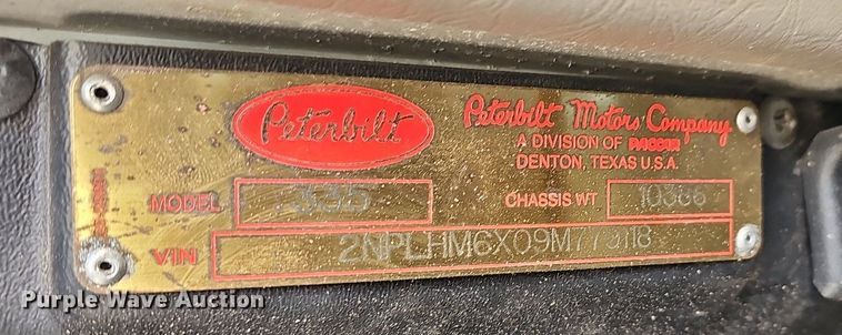 image for item EJ6045 2009 Peterbilt  335 box truck