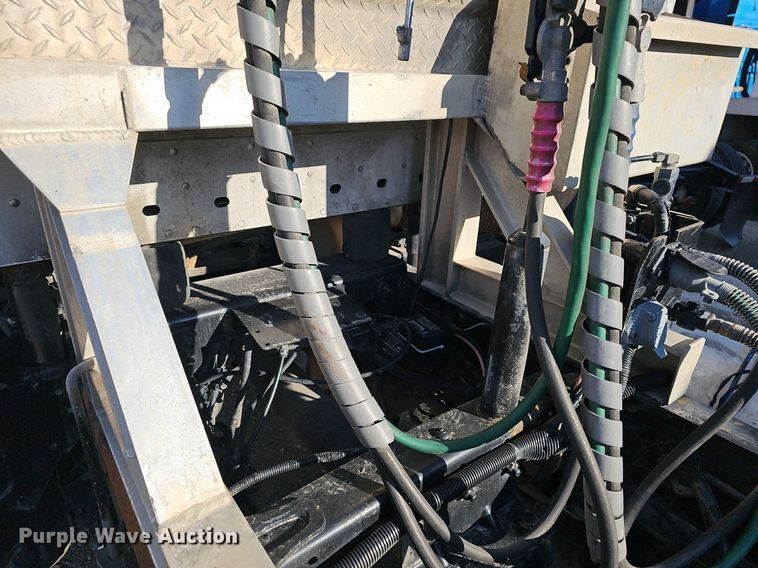 image for item EJ6046 2012 Freightliner  Coronado SD122 semi truck