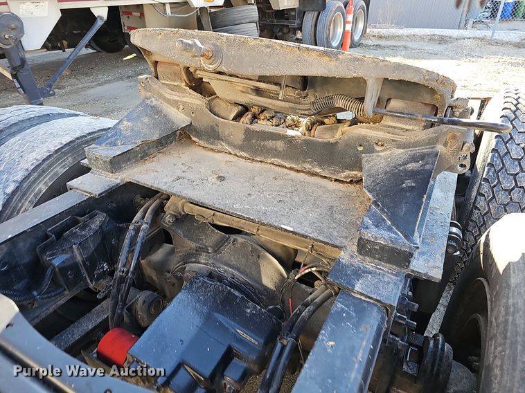 image for item EJ6046 2012 Freightliner  Coronado SD122 semi truck