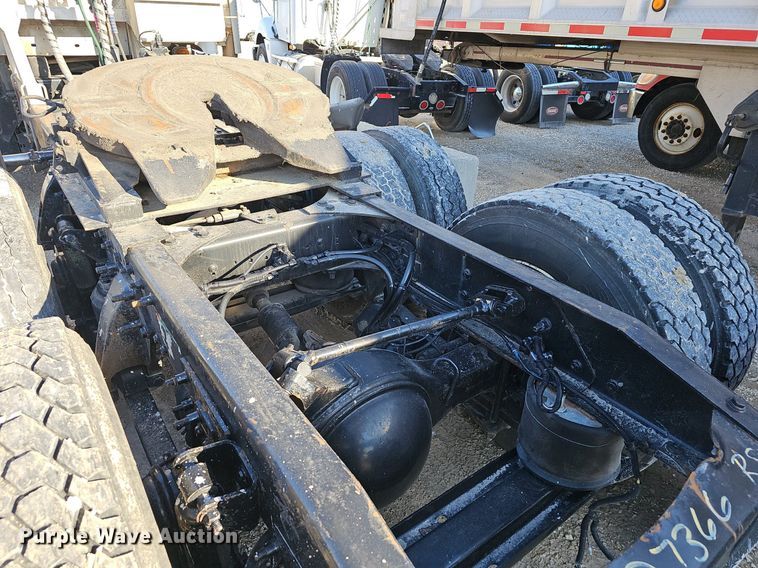 image for item EJ6046 2012 Freightliner  Coronado SD122 semi truck