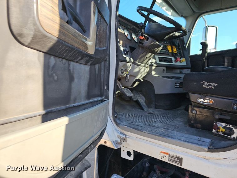 image for item EJ6046 2012 Freightliner  Coronado SD122 semi truck