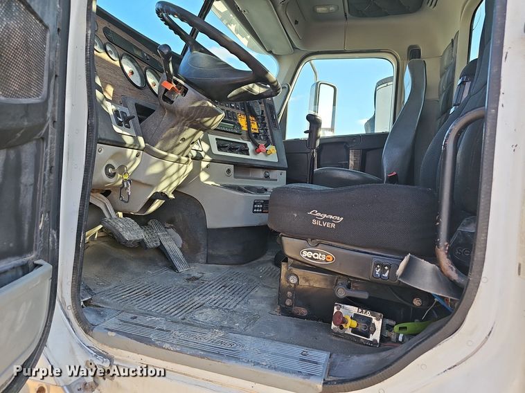 image for item EJ6046 2012 Freightliner  Coronado SD122 semi truck