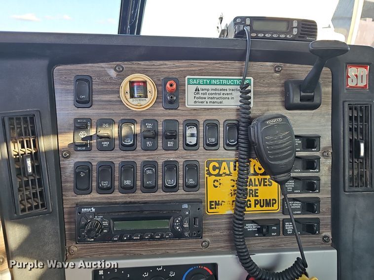 image for item EJ6046 2012 Freightliner  Coronado SD122 semi truck