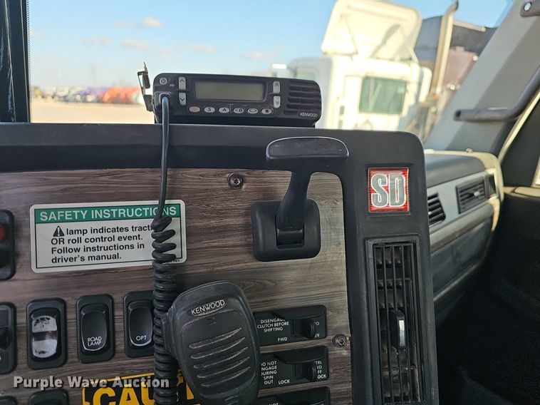 image for item EJ6046 2012 Freightliner  Coronado SD122 semi truck