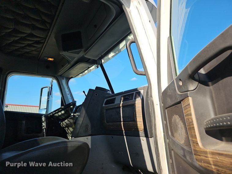 image for item EJ6046 2012 Freightliner  Coronado SD122 semi truck