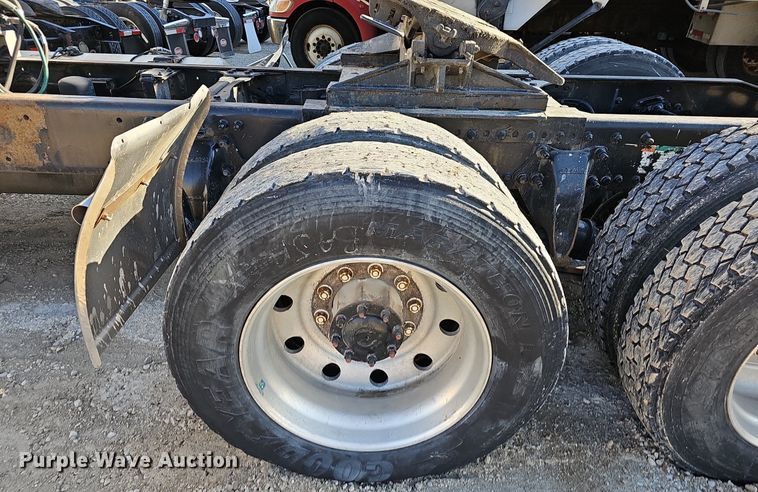 image for item EJ6046 2012 Freightliner  Coronado SD122 semi truck