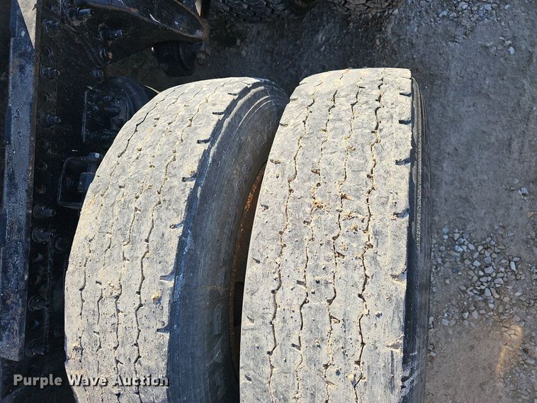 image for item EJ6046 2012 Freightliner  Coronado SD122 semi truck