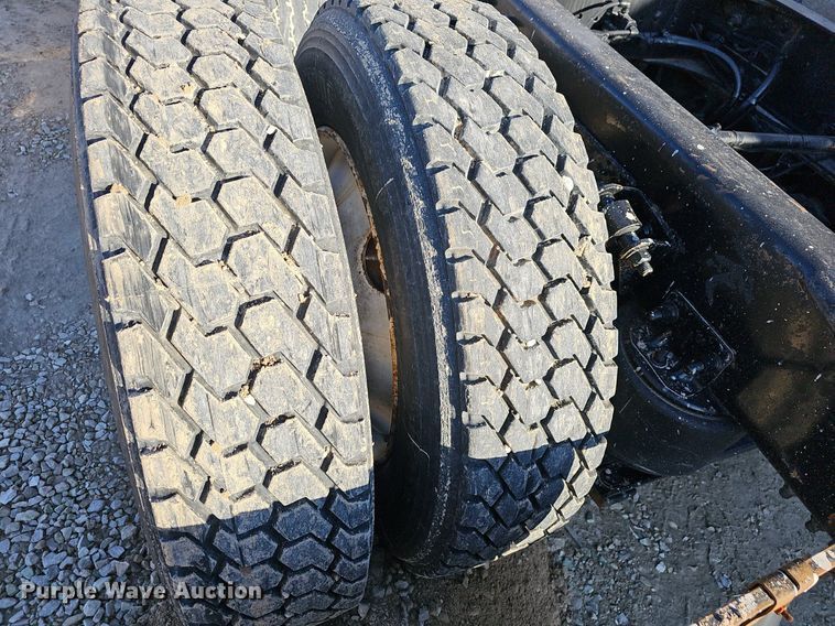 image for item EJ6046 2012 Freightliner  Coronado SD122 semi truck