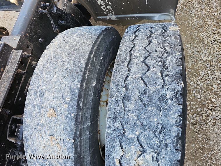 image for item EJ6046 2012 Freightliner  Coronado SD122 semi truck