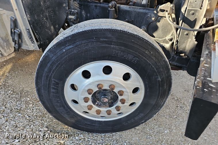 image for item EJ6046 2012 Freightliner  Coronado SD122 semi truck