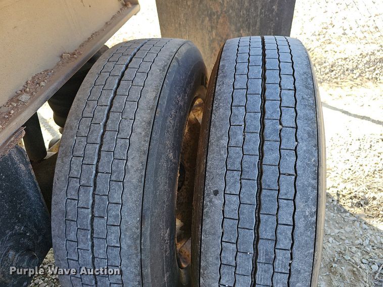 image for item EJ6047 1998 East Manufacturing  end dump trailer