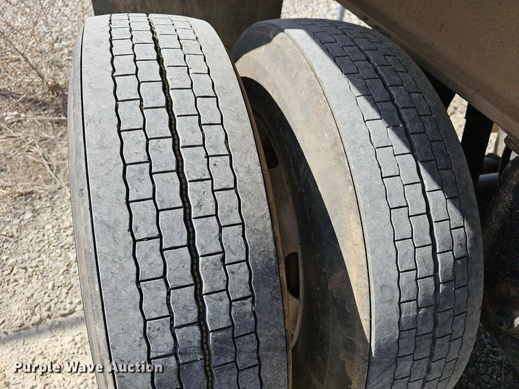 image for item EJ6047 1998 East Manufacturing  end dump trailer