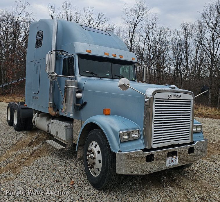 image for item EJ6053 2001 Freightliner  Classic XL semi truck