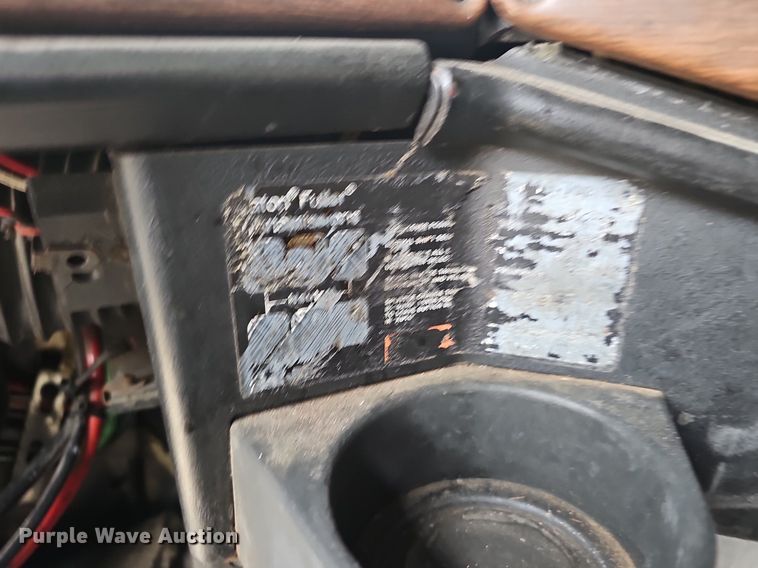 image for item EJ6053 2001 Freightliner  Classic XL semi truck