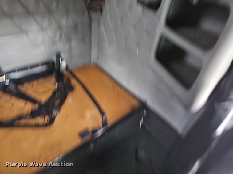 image for item EJ6053 2001 Freightliner  Classic XL semi truck