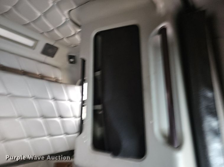 image for item EJ6053 2001 Freightliner  Classic XL semi truck