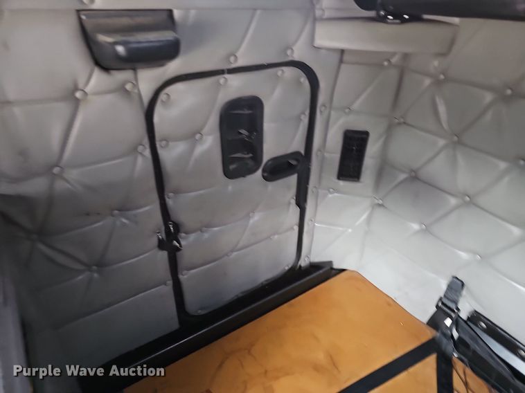 image for item EJ6053 2001 Freightliner  Classic XL semi truck