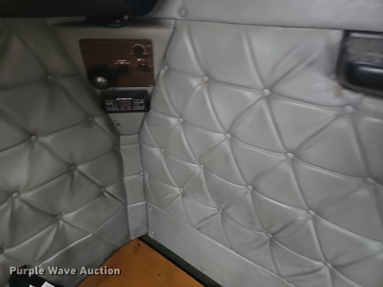 image for item EJ6053 2001 Freightliner  Classic XL semi truck