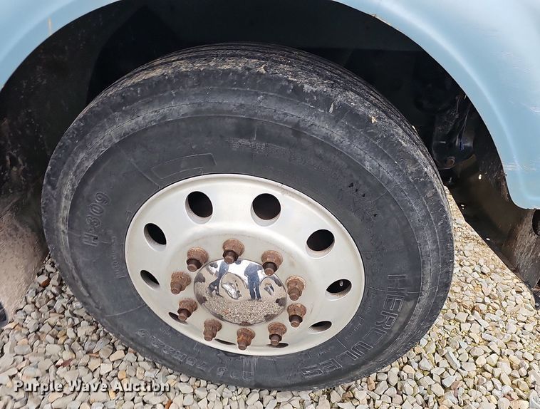 image for item EJ6053 2001 Freightliner  Classic XL semi truck