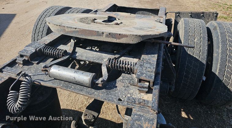 image for item EJ6062 2004 International 7600 semi truck