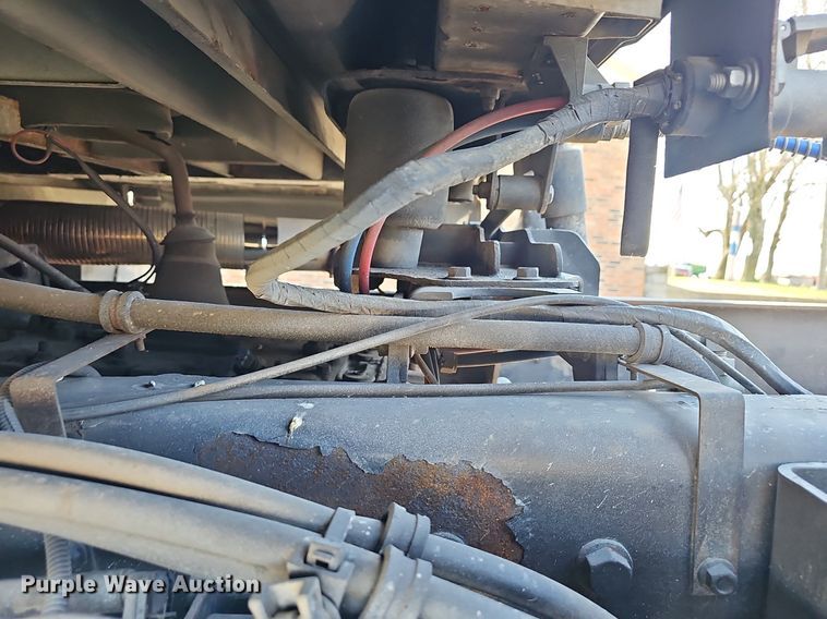 image for item EJ6062 2004 International 7600 semi truck