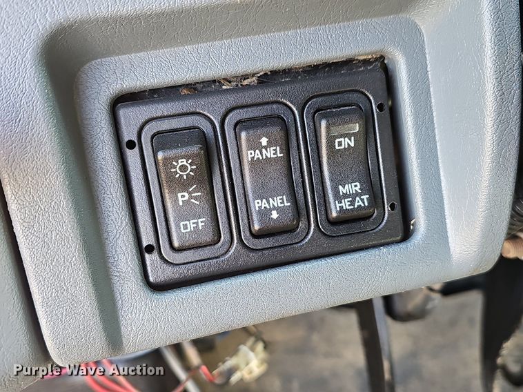 image for item EJ6062 2004 International 7600 semi truck