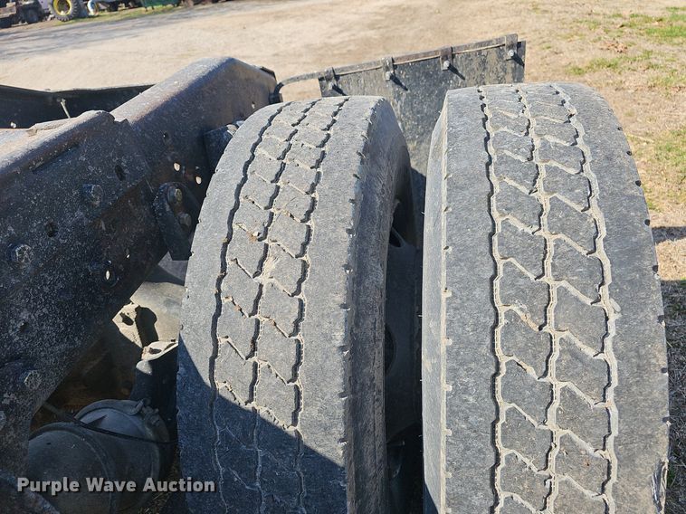 image for item EJ6062 2004 International 7600 semi truck