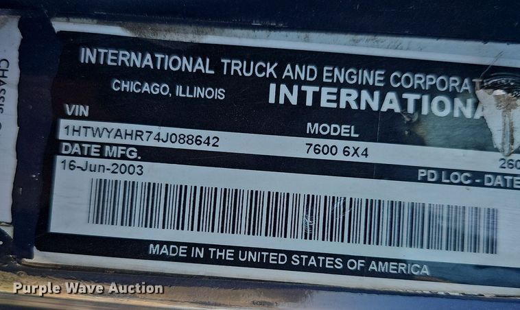 image for item EJ6062 2004 International 7600 semi truck