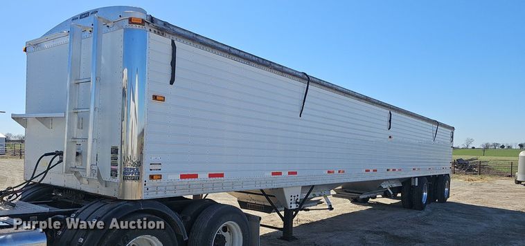 image for item EJ6105 2009 Timpte grain trailer