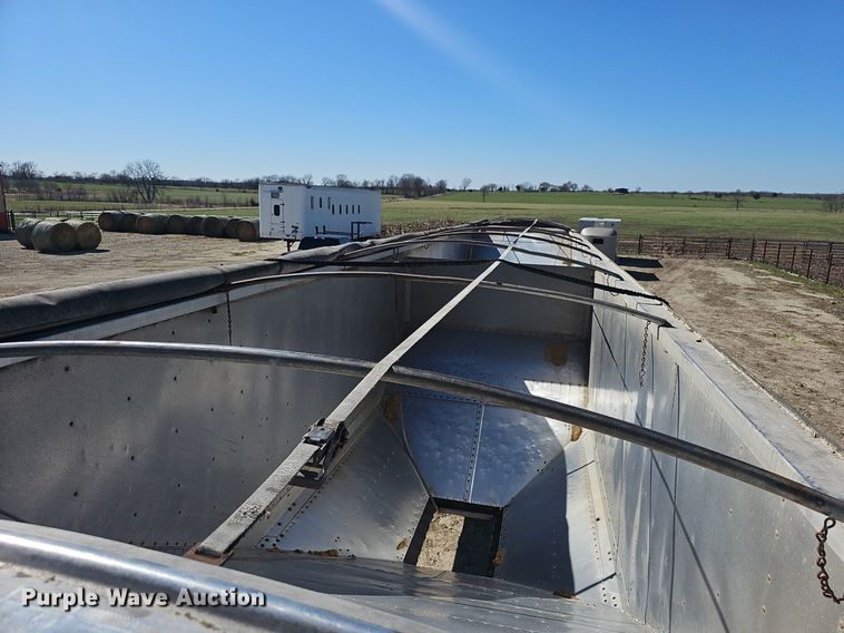 image for item EJ6105 2009 Timpte grain trailer