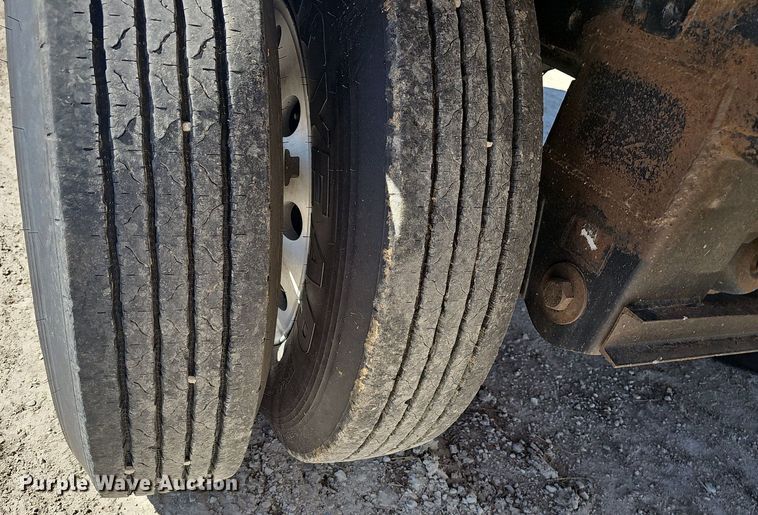 image for item EJ6105 2009 Timpte grain trailer