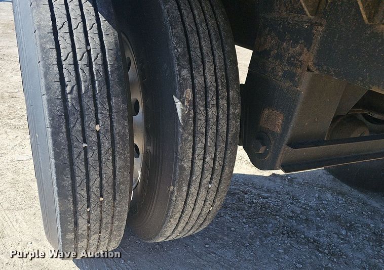 image for item EJ6105 2009 Timpte grain trailer