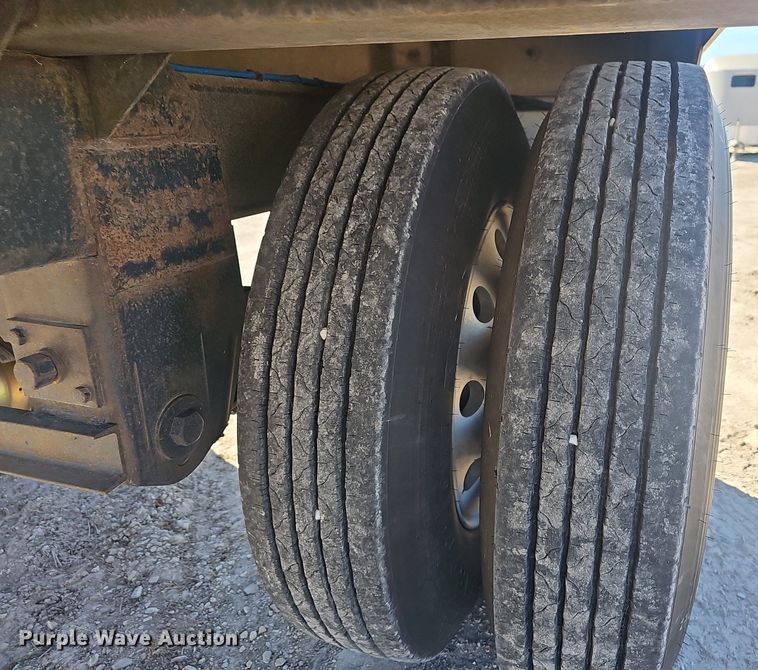 image for item EJ6105 2009 Timpte grain trailer