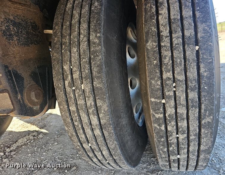 image for item EJ6105 2009 Timpte grain trailer