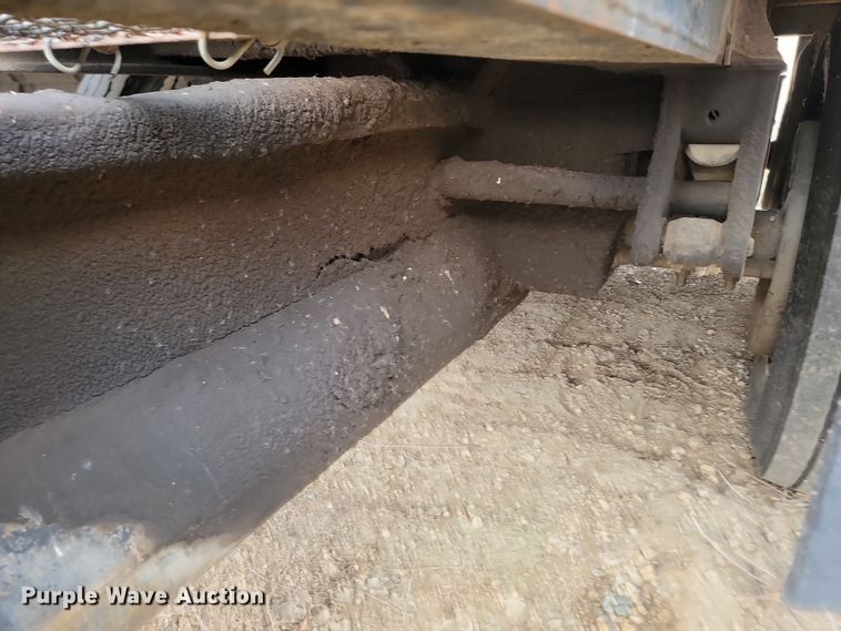 image for item KU9090 1978 Heil 8x28 end dump pup trailer