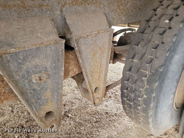 image for item KU9090 1978 Heil 8x28 end dump pup trailer