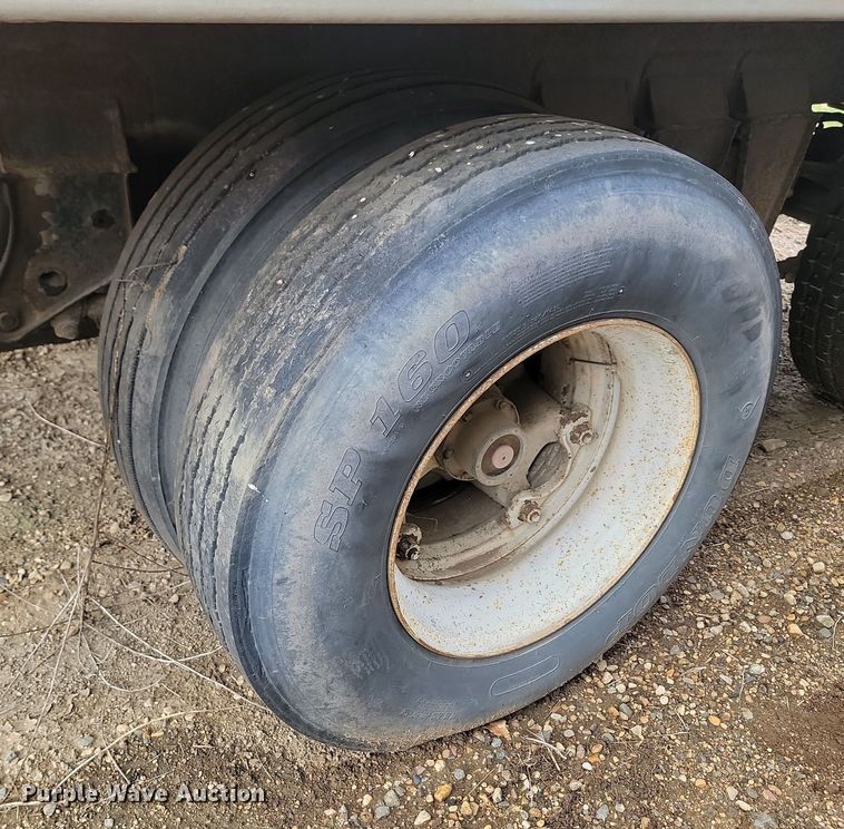 image for item KU9090 1978 Heil 8x28 end dump pup trailer