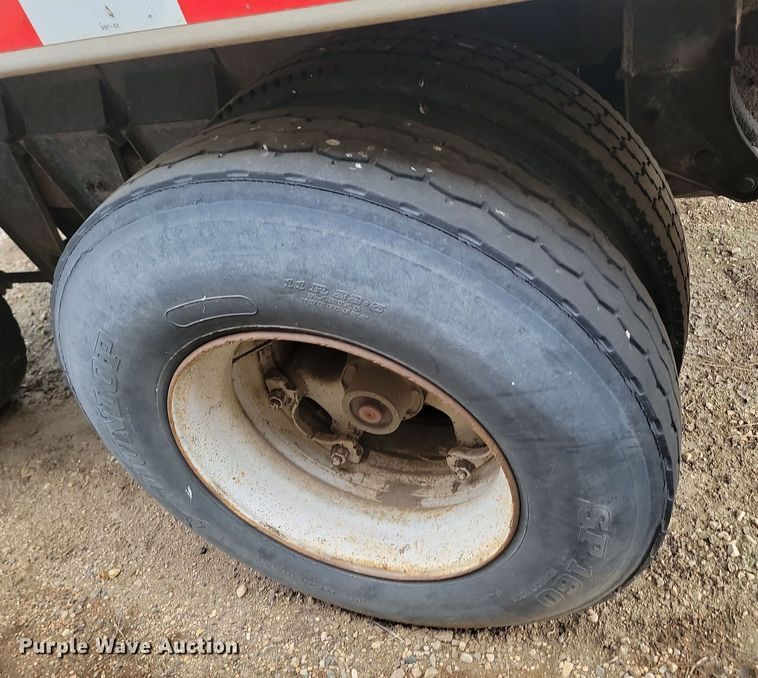 image for item KU9090 1978 Heil 8x28 end dump pup trailer